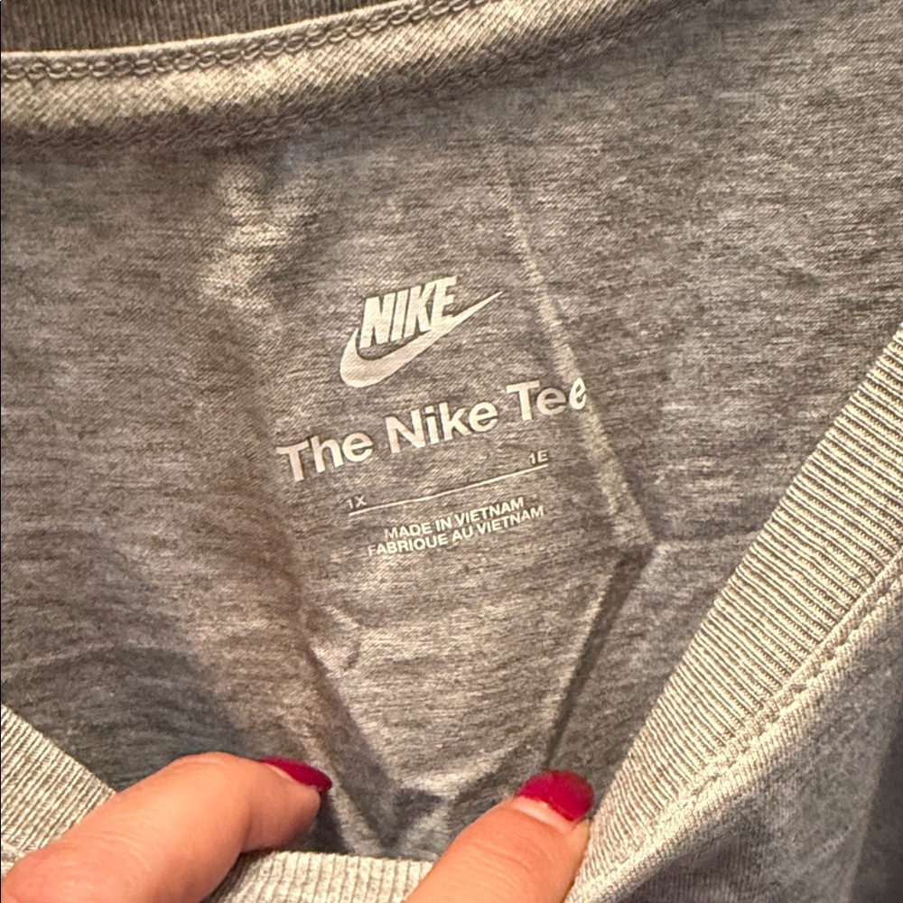 2/$25 Nike woman’s Heather Gray Tee with Black Logo size 1X NWT set of 2 - Picture 2 of 5